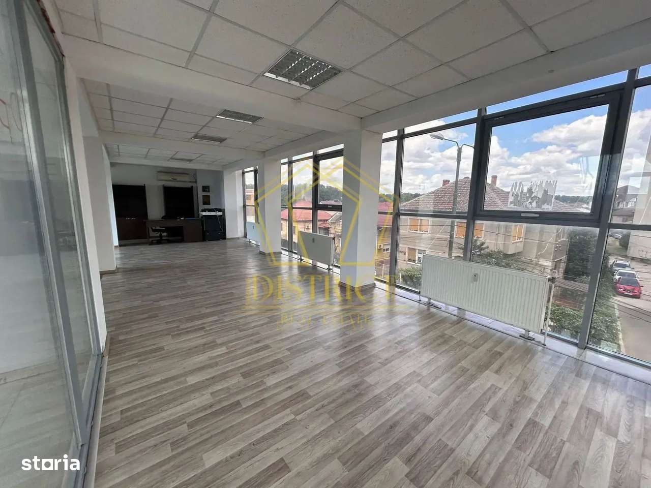 Spatiu birou renovat luminos cladire birouri I Simion Barnutiu - Imagine principală: 1/6