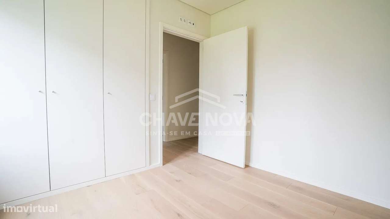 T2 NOVO com varanda e garagem  em Canidelo-10