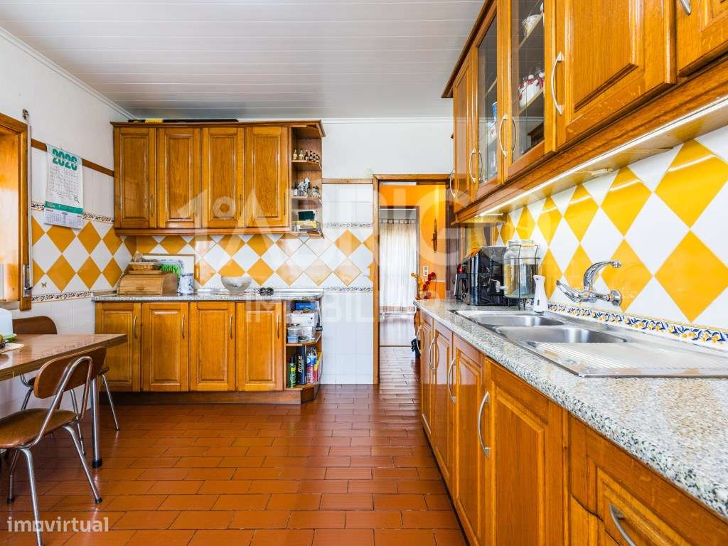 Moradia Bi-Familiar-23