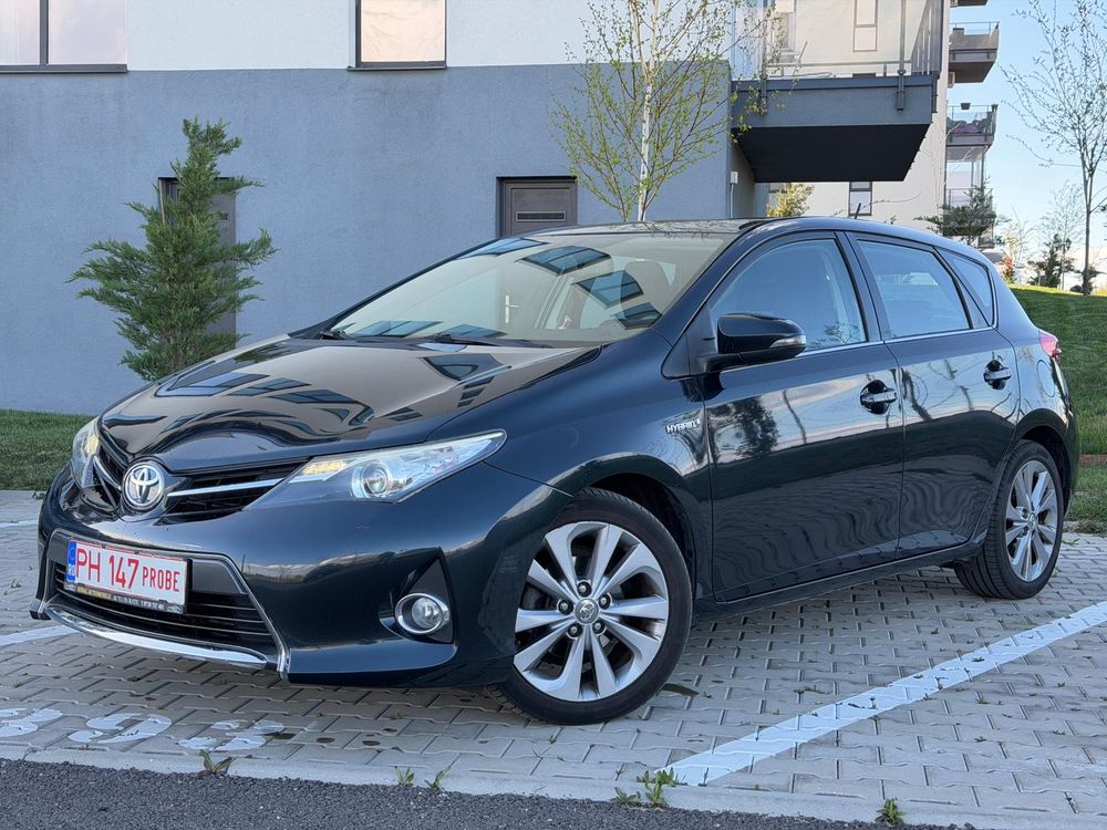 Toyota Auris II [2012 - 2018] 1.8 L VVT-i Luna 2013