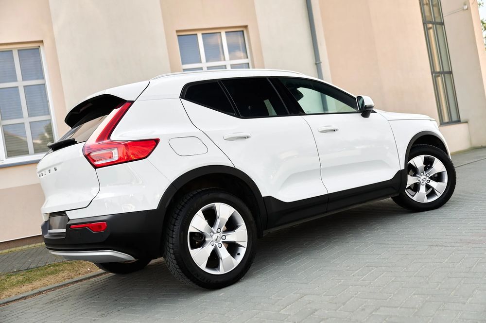 Volvo XC40 T3 Momentum Pro 2022