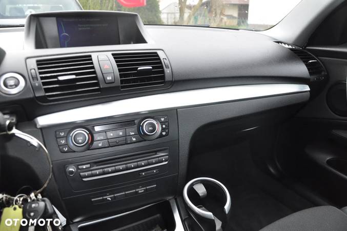 BMW Seria 1 118d DPF Edition Sport - 14