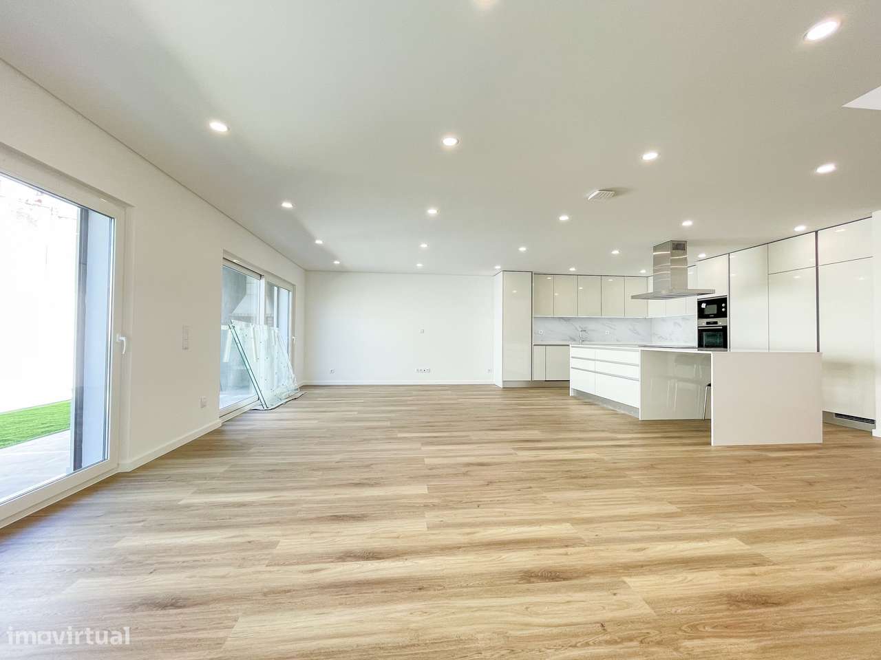 Moradia T4 com Piscina - Santa Iria de Azoia (Bairro da Salvação)-32