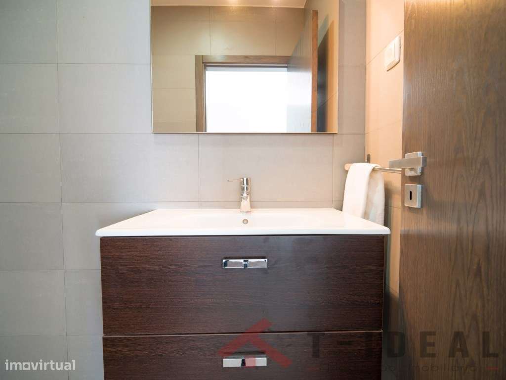 Moradia T4 Moderna Vista Mar-28