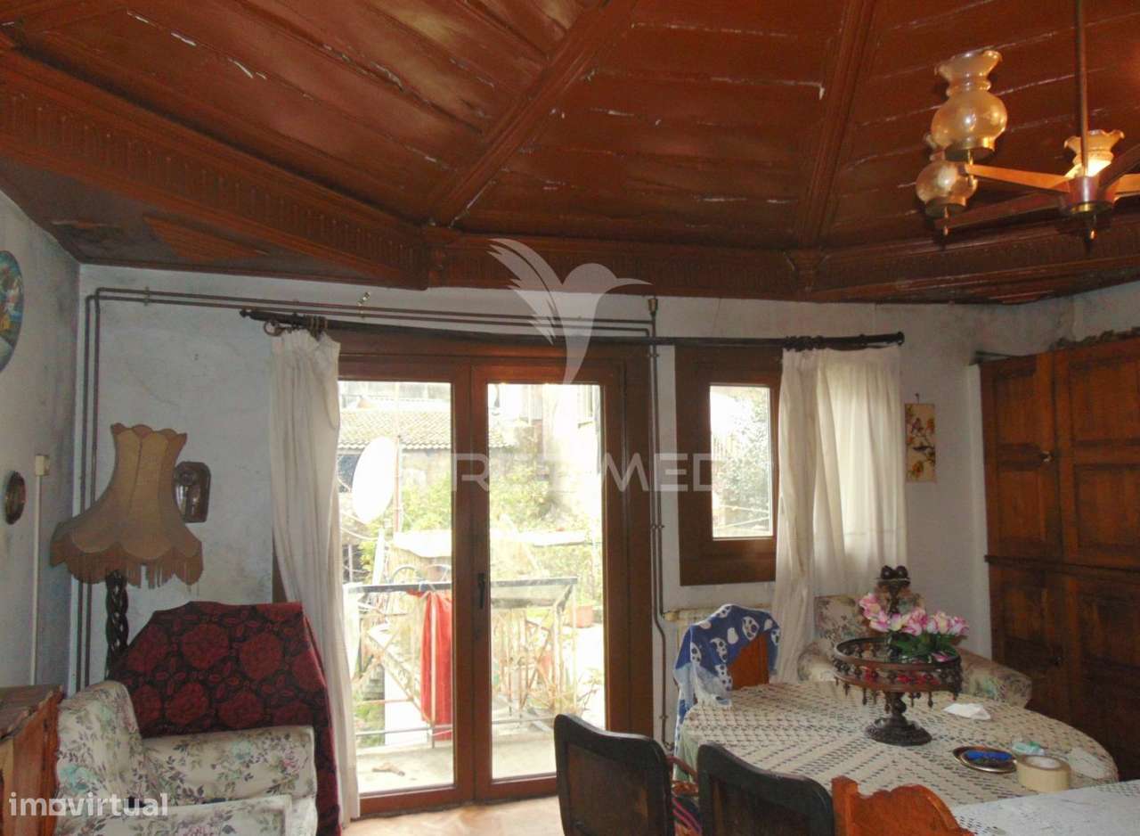 Prédio 3 pisos e loja comercial na zona Histórica de Vila Real - Grande imagem: 5/37