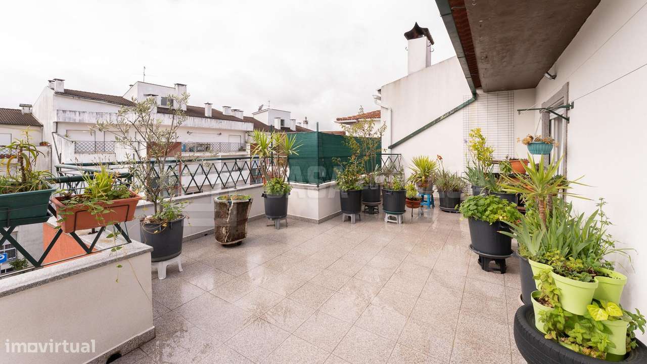 Apartamento T4 c/ Terraço Abraveses-2