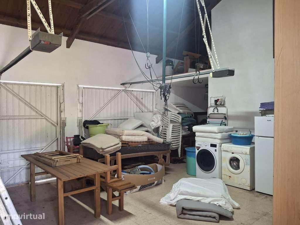 Moradia de Tradicional com Piscina em Lote de 2135 m² - Cotovia-48
