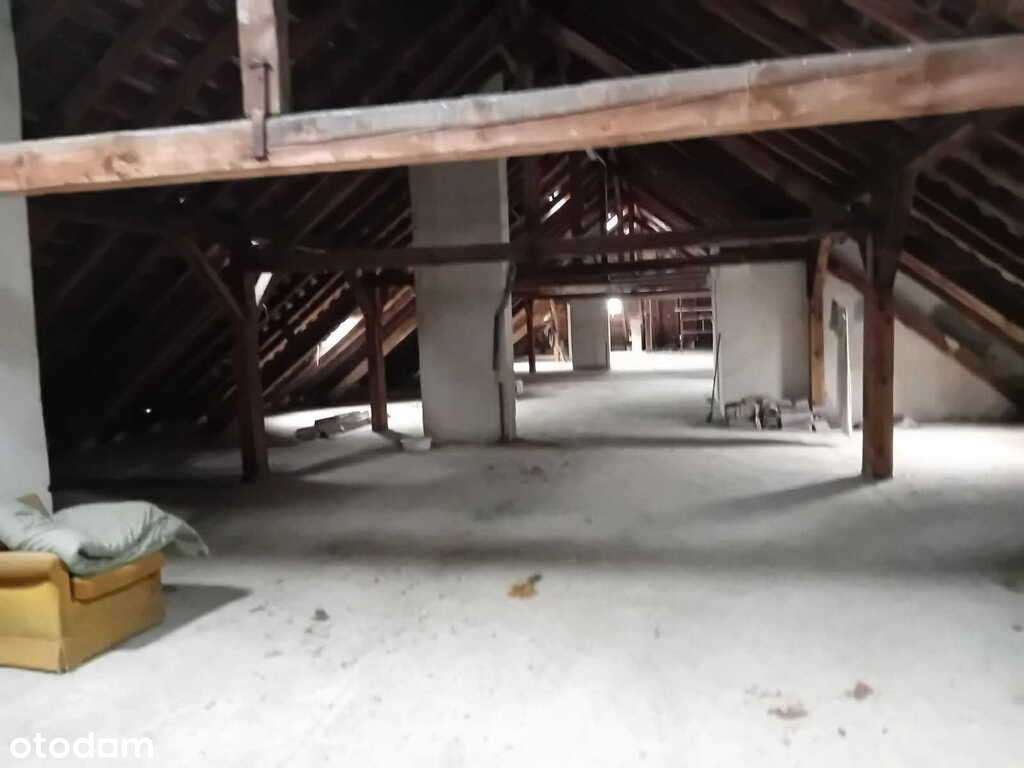 Duży budynek na sprzedaż. Idealny pod inwestycje.-8