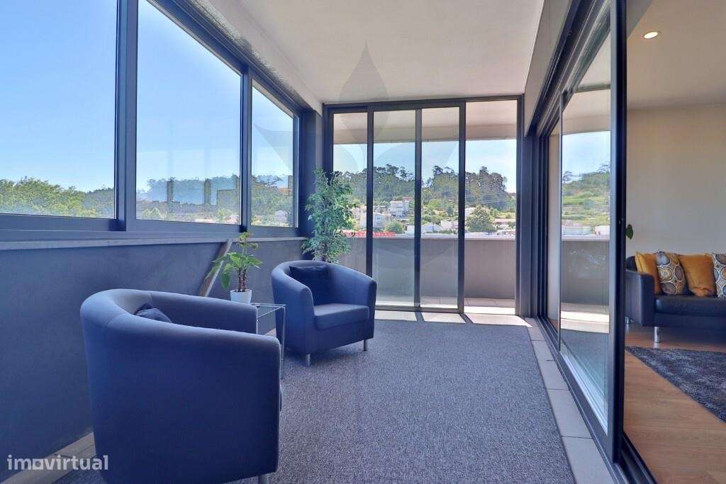 Apartamento T4 em Celeirós | 4 Suites | Garagem para 2 Viaturas-9