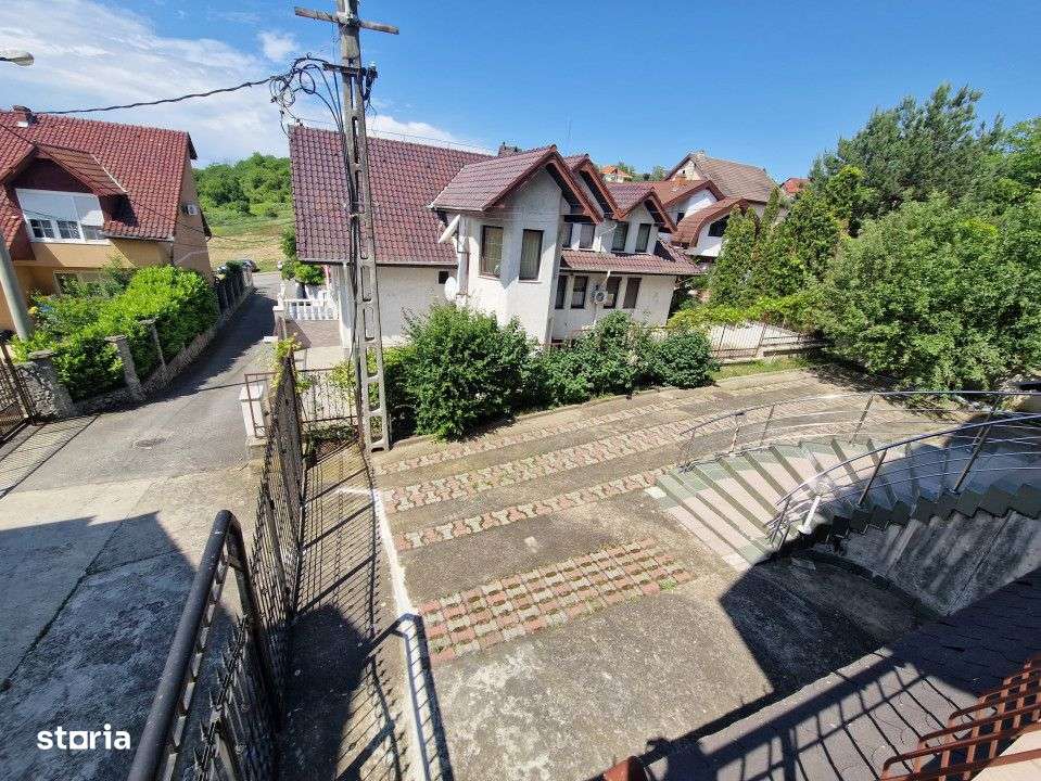 Vila cu Priveliste Panoramica si Versatilitate Unica – Str. Branului-4