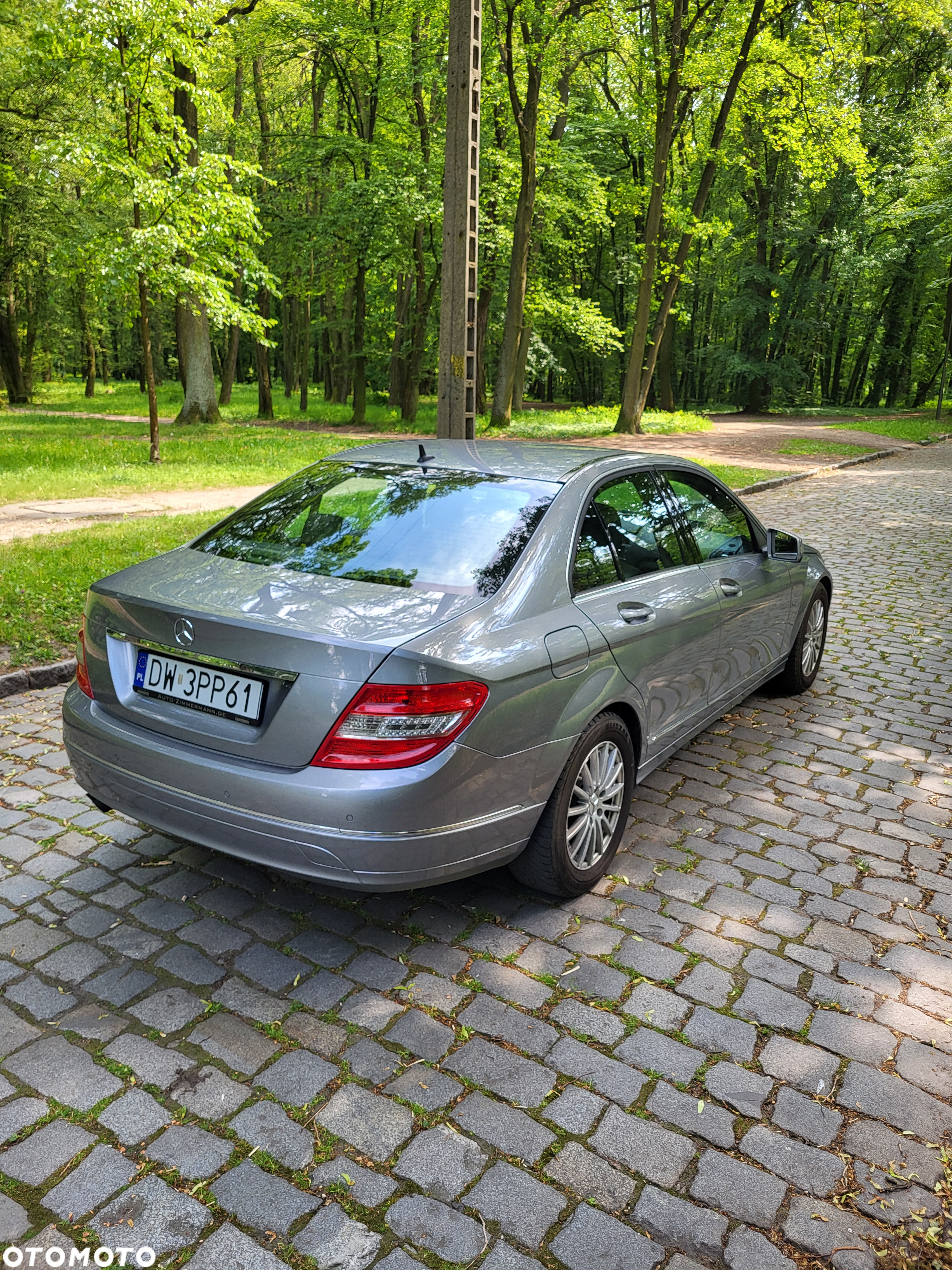 Mercedes-Benz Klasa C 180 T CGI Automatik BlueEFFICIENCY Elegance - 24