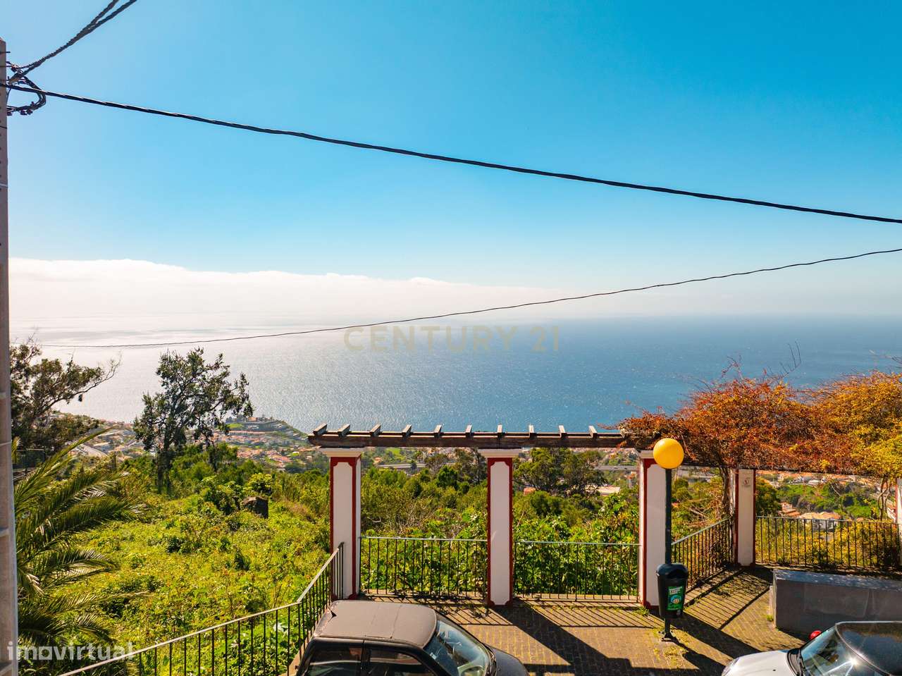 Moradia T3 Centenária em São Gonçalo com Vista sobre o Funchal-11