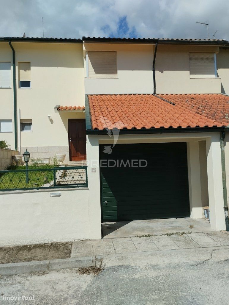 A PREDIMED CASAS D'OURO VENDE MORADIA T3 NA DOUROLAR, PESO DA RÉGUA