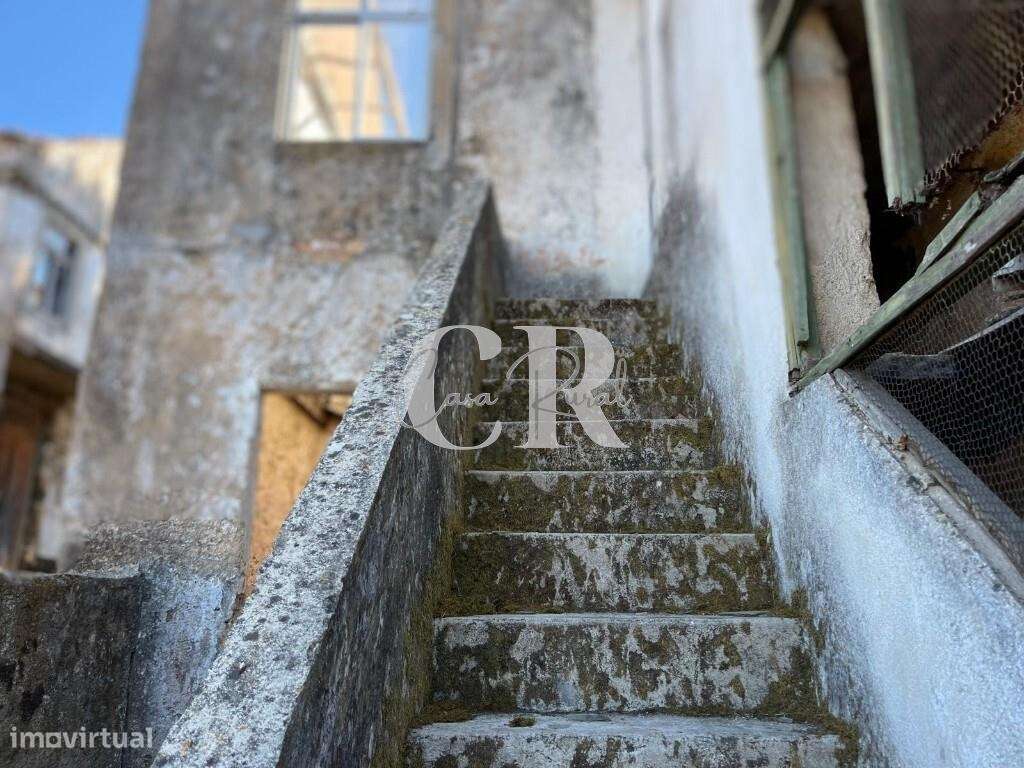 6 Prédios Urbanos e um Terreno Rústico para Renovação – Lousã-23