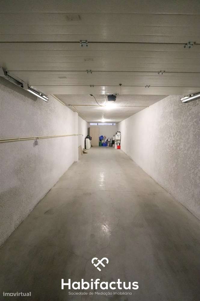 Apartamento T3+2 com Varandas e Terraço em Viseu-38