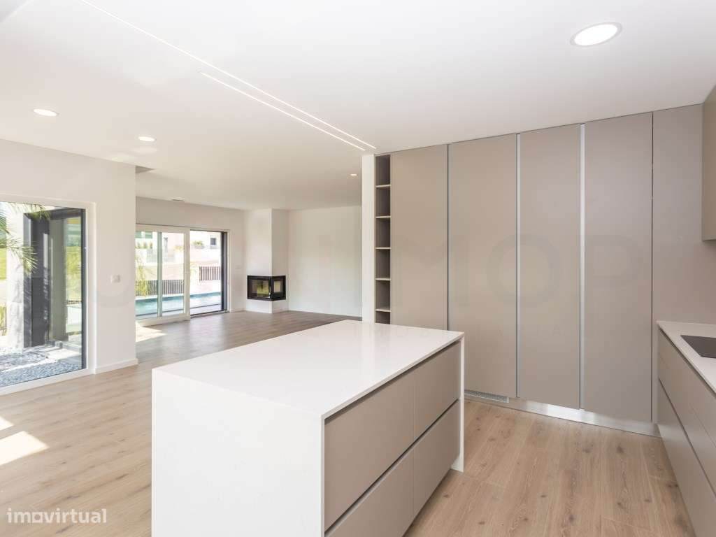 Moradia Unifamiliar - T4 - Com Painéis Solares, piscina, terraço na... - Grande imagem: 5/60