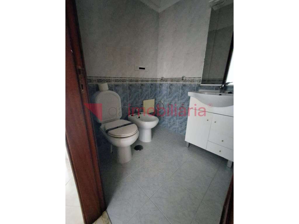 Apartamento T2+2 em Paredes, Alenquer-20