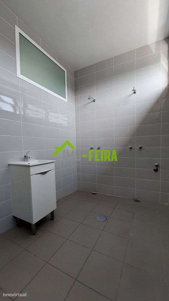 Pavilhão industrial , Fiães-49