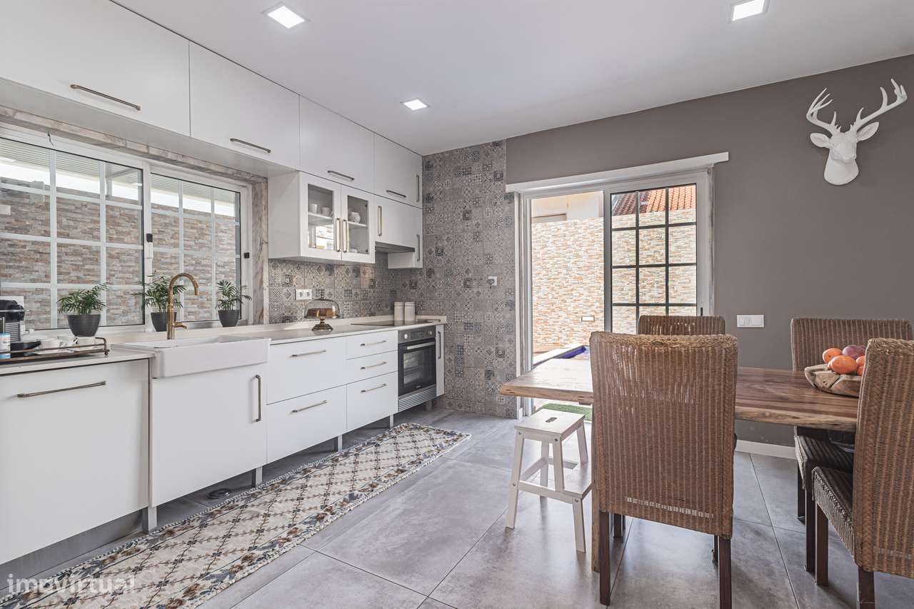 Moradia Isolada T4 com piscina  em Pinhal Frades, Fernão Ferro-12