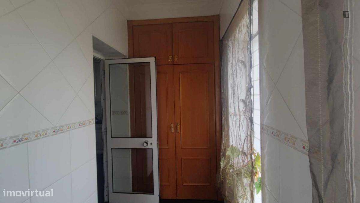 Quarto - localizado em Celas Coimbra Portugal Coimbra - Grande imagem: 5/10