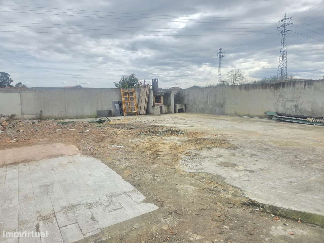 Troque o seu apartamento por uma moradia de 4 frentes em Argoncilhe-21