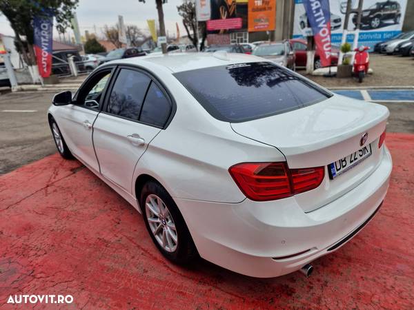 BMW Seria 3 318d - 4