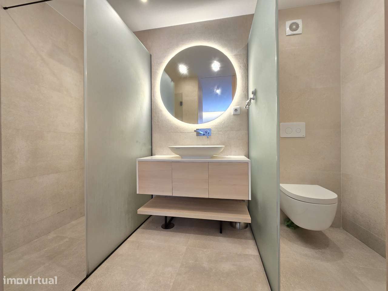 Apartamento T1 com terraço Seminovo.-9