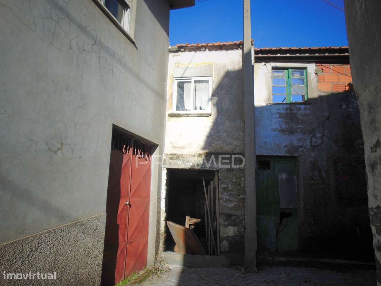 3 moradias geminadas para recuperação em Abaças - Vila Real - Grande imagem: 4/36