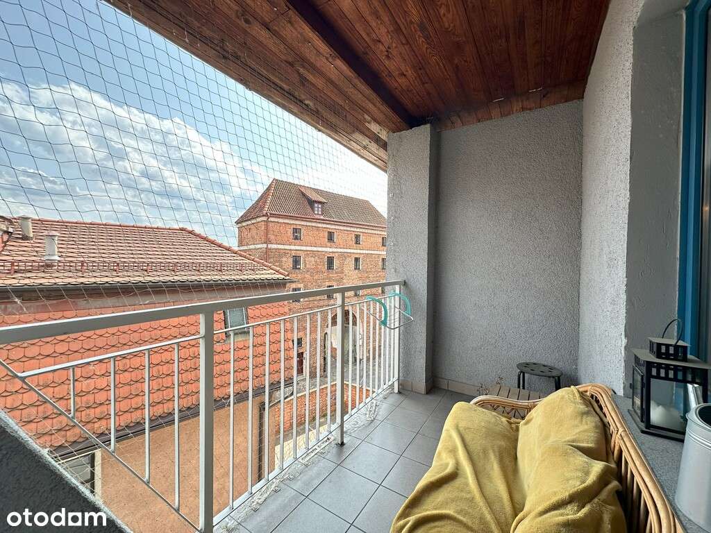 Dwupoziomowy apartament z widokiem na Stare Miasto-17