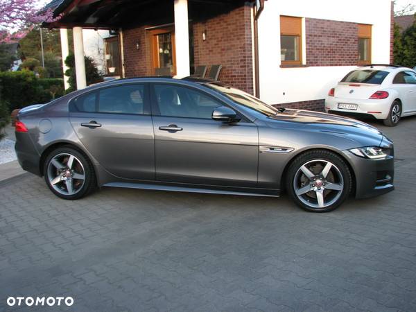 Jaguar XE 2.0 D R-Sport - 13