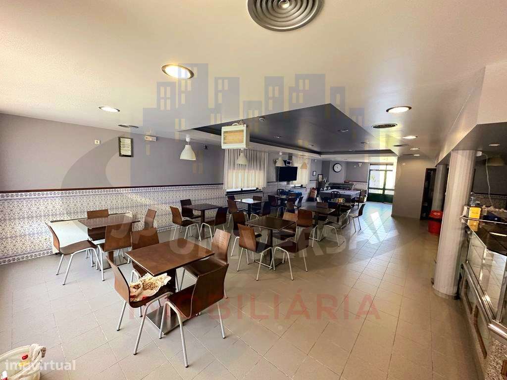 MORADIA T6 VENDA COM ESPAÇO COMERCIAL E RESIDENCIAL , A 10 MINUTOS ...-21