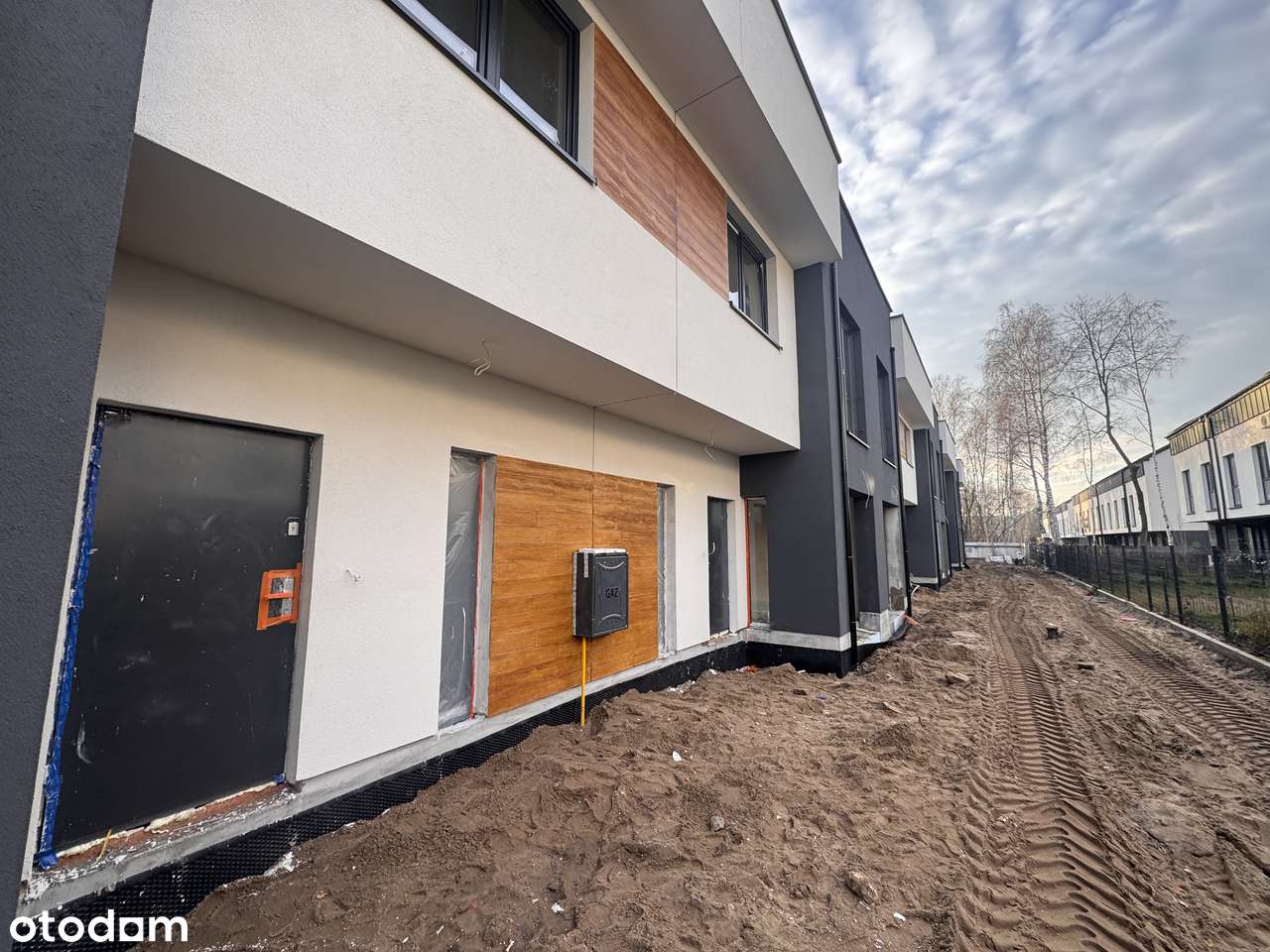 Osiedle Skrzetuskiego Etap II  - narożny segmenty z dużym ogródkiem-2