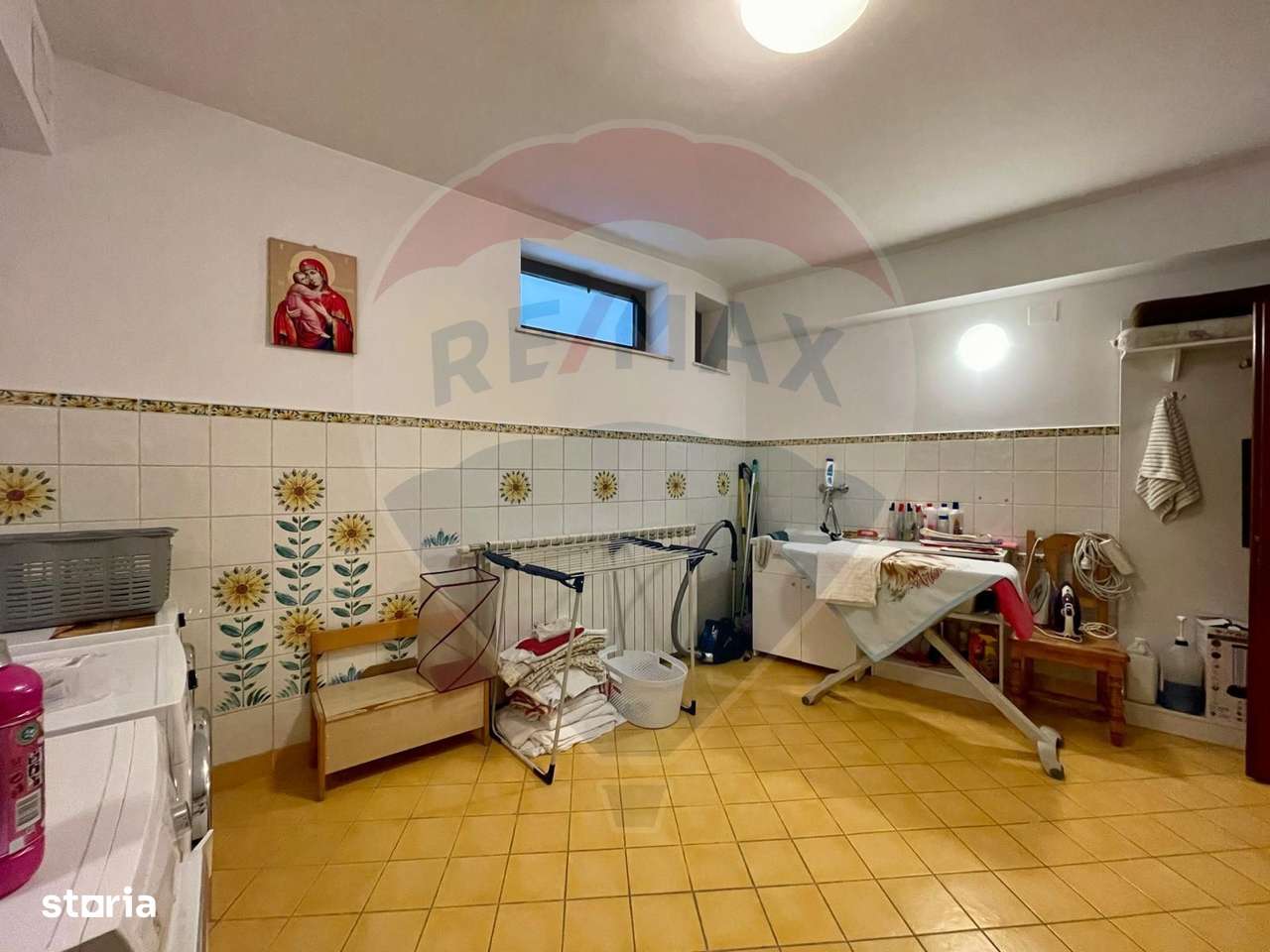 Apartament cu 3 camere de vânzare în zona Schei-16
