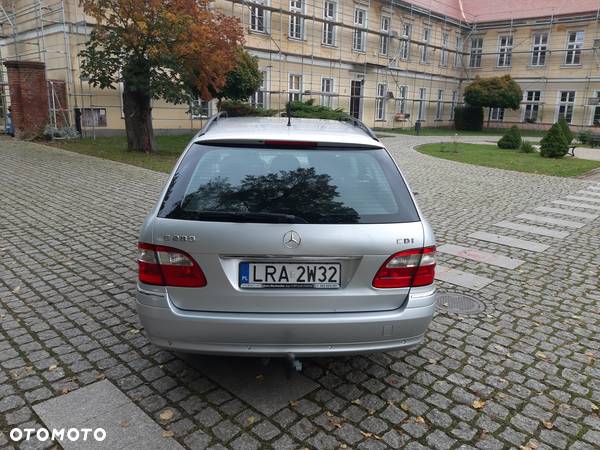 Mercedes-Benz Klasa E 280 CDI 4-Matic T Elegance - 11