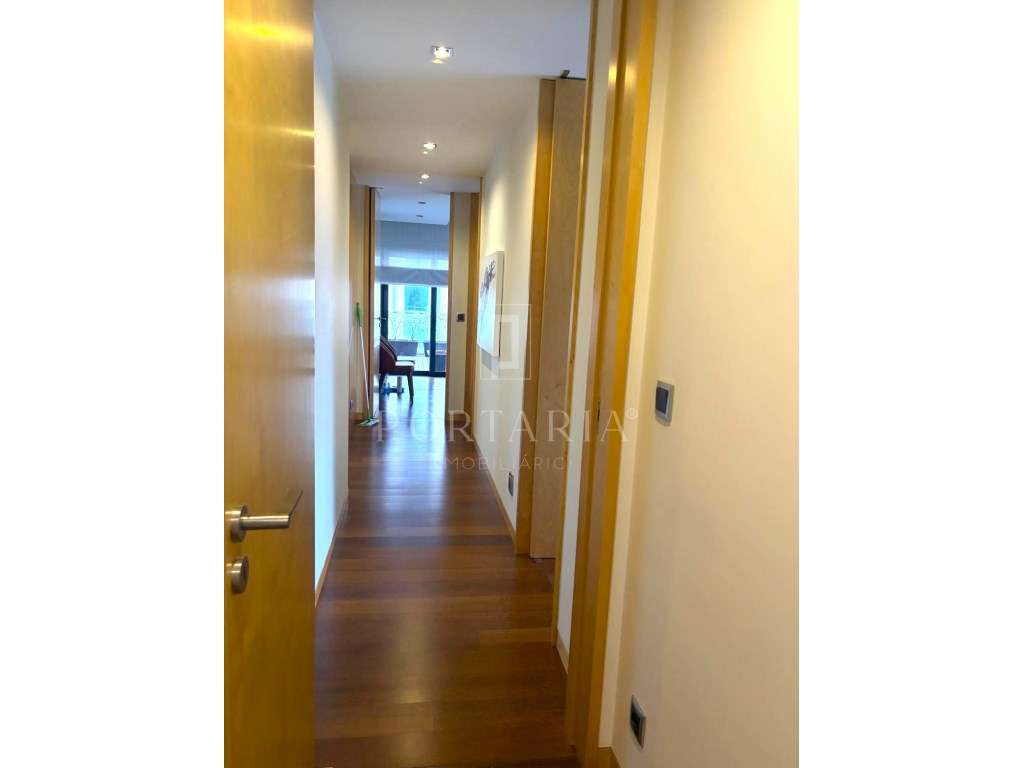 Apartamento T4 com terraço e garagem fechada em Aveiro-30