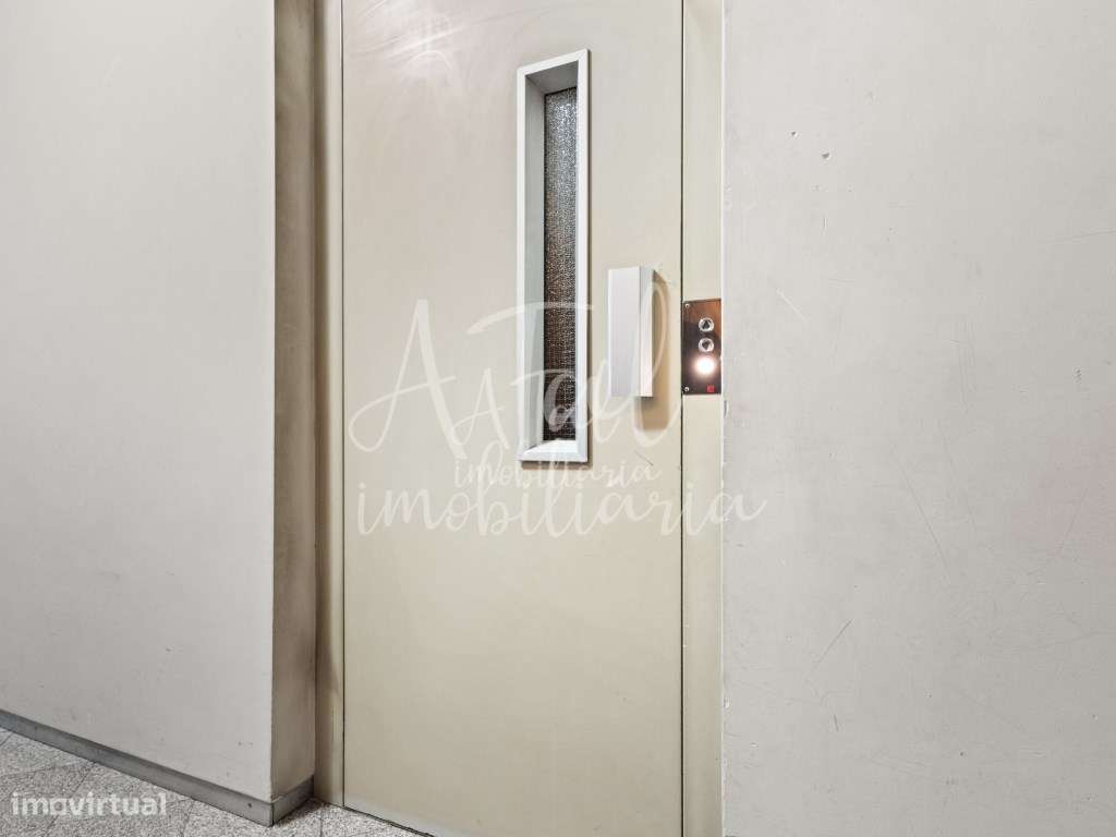 Duplex T5 no centro de Ponte de Lima com terraço panorâmico e 2 gar...-42