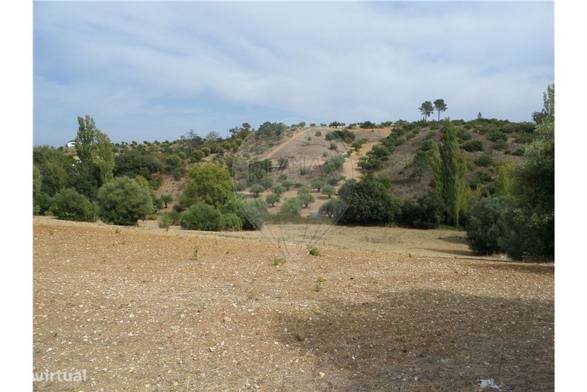 TERRENO COM ÁREA TOTAL DE 5.520M2