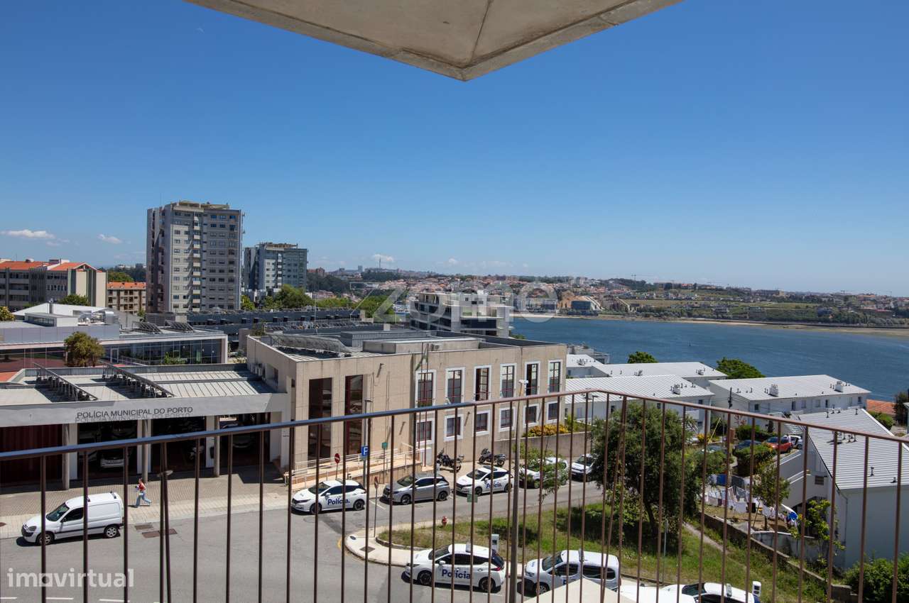 T2 de Luxo no Porto: Um Refúgio de Elegância e Exclusividade - Grande imagem: 5/25