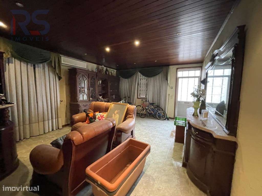 construção 3 pisos e recuado-15