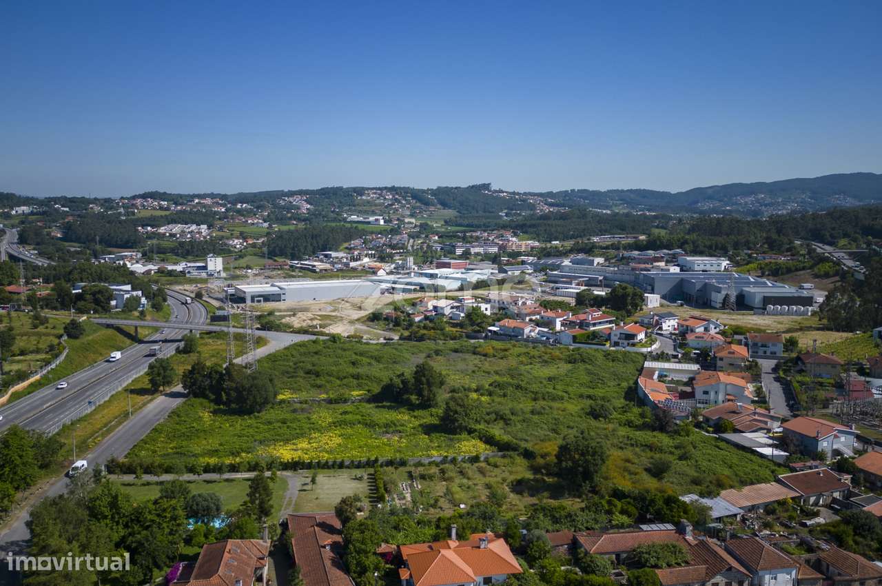 Terreno Urbanizável em Requião, Vila Nova de Famalicão. - Grande imagem: 4/16
