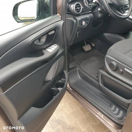 Mercedes-Benz Klasa V 250 d lang 7G-TRONIC SCORE - 22