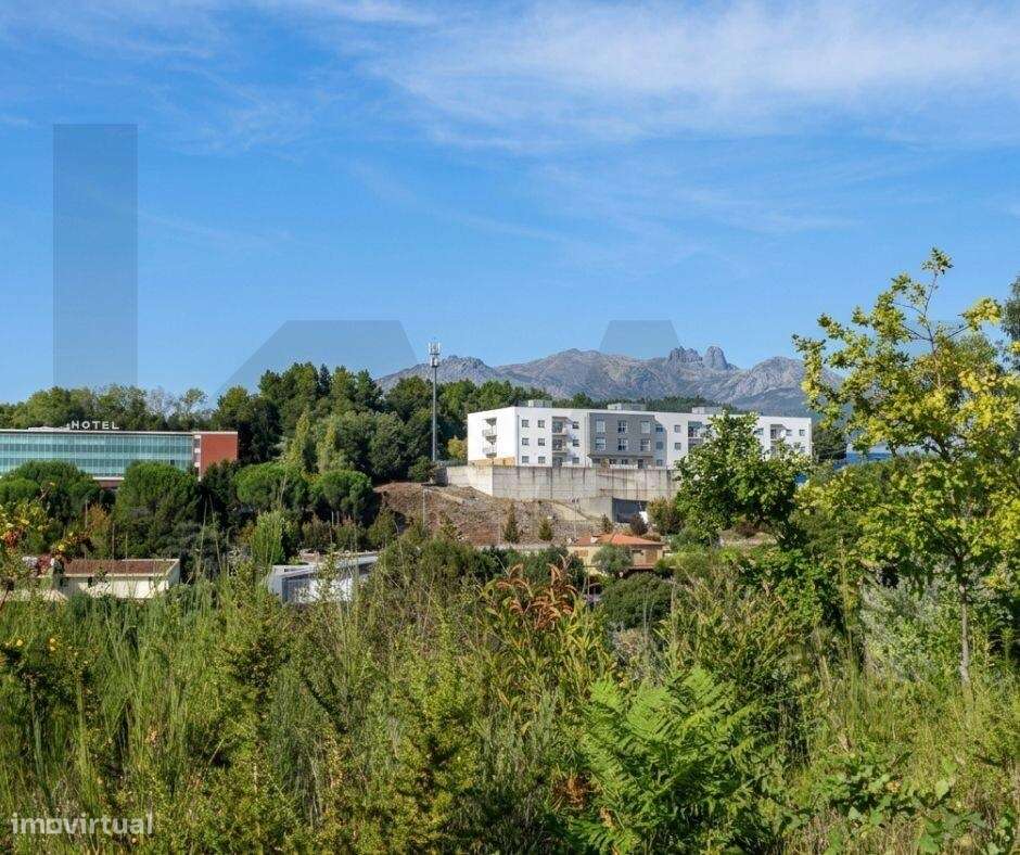 Terreno de 9.000 m2 em Milhundos com a Melhor Vista Panorâmica sobre-7
