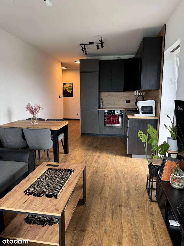 W pełni wyposażone 62m², klimatyzacja, loggia, garaż podziemny