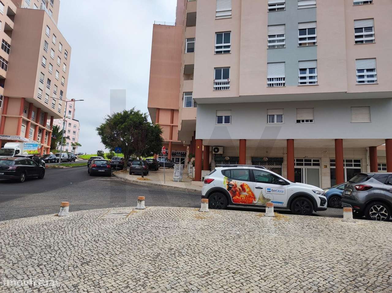 Espaço comercial para venda no Rinchoa, Rio de Mouro - Grande imagem: 5/27