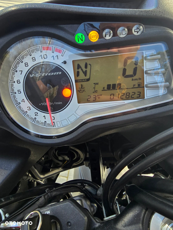 Suzuki V-STROM - 4