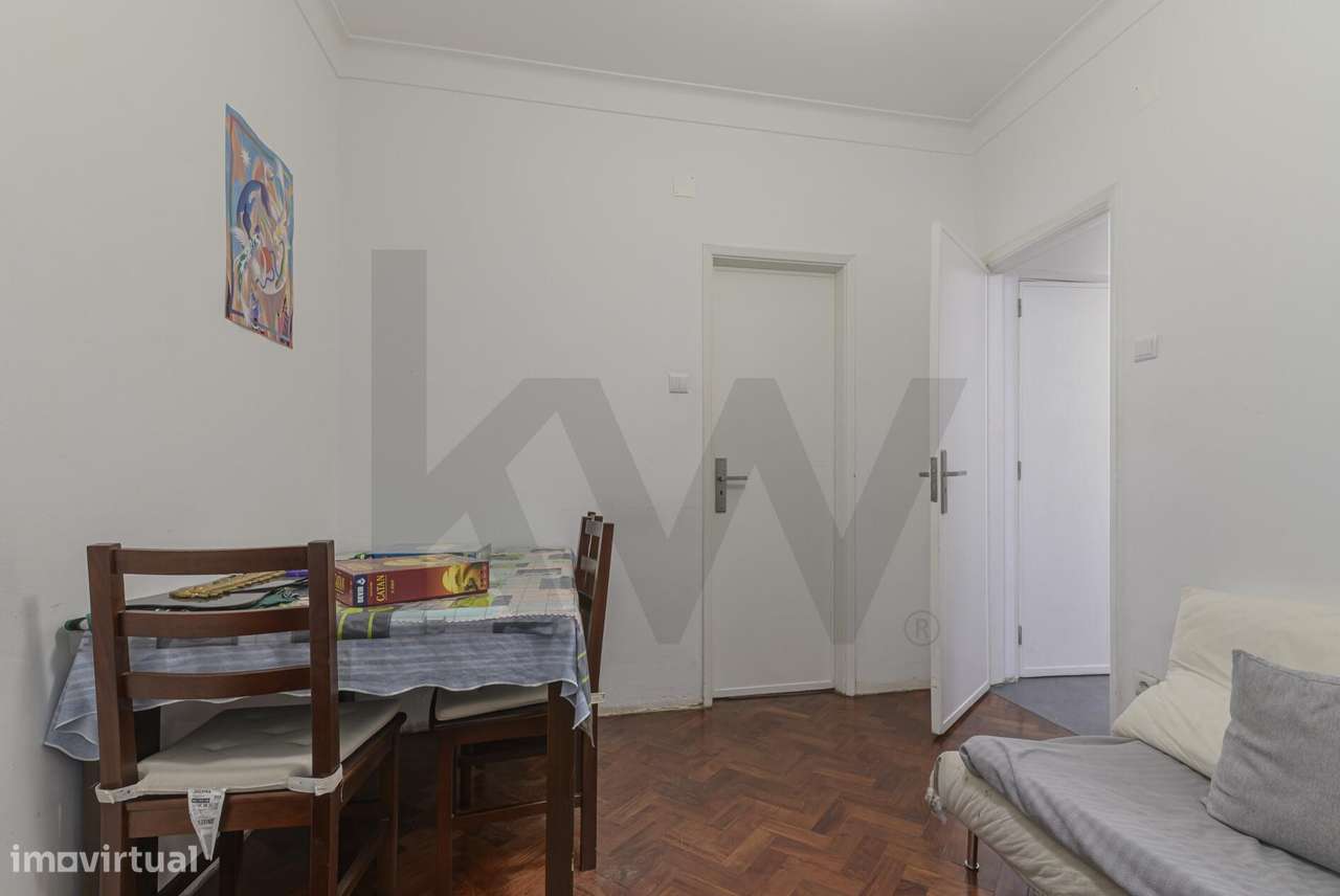 Oportunidade Única em S. Domingos de Benfica: T4 com Potencial e Local-33