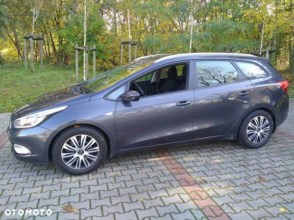 Kia Ceed 1.6 CRDi 128 Dream-Team Edition - 10