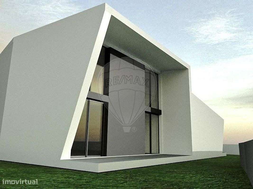 Moradia T4 para venda-1