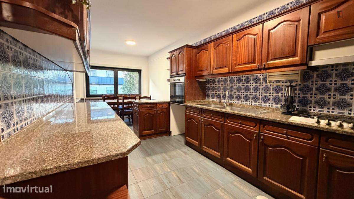 Quarto - localizado em Olivais Coimbra - Grande imagem: 5/10