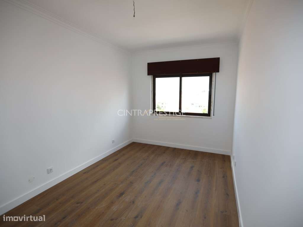 T2 Totalmente Remodelado com Terraço de 20 m² - Algueirão-Mem Martins-29